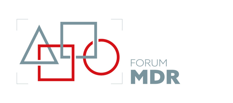 Logo Forum MDR: figury geometryczne: szary trójkąt, czerwony i szary kwadrat, czerwone koło. Z boku napis Forum MDR